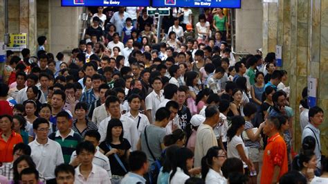 how are there so many people in china